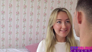 Мастурбируют девушке фото